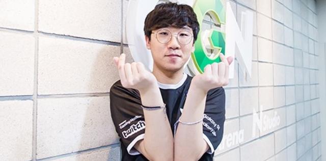 与最佳新秀 与最佳新秀